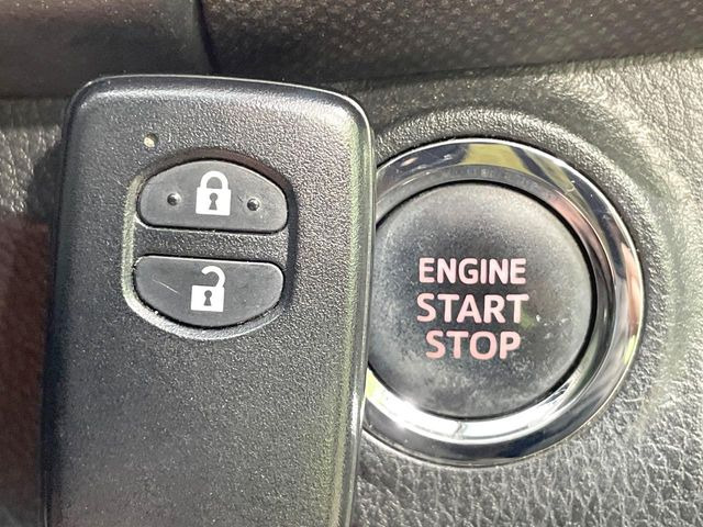 �y�X�}�[�g�L�[�z�J�o����|�P�b�g�ɓ��ꂽ�܂܂ł��h�A�̎{���E�������\�ȃX�}�[�g�L�[�𑕔��B�G���W���̃I���E�I�t�����J�M�����o���K�v����������Ƃ��Ă��֗��ł���