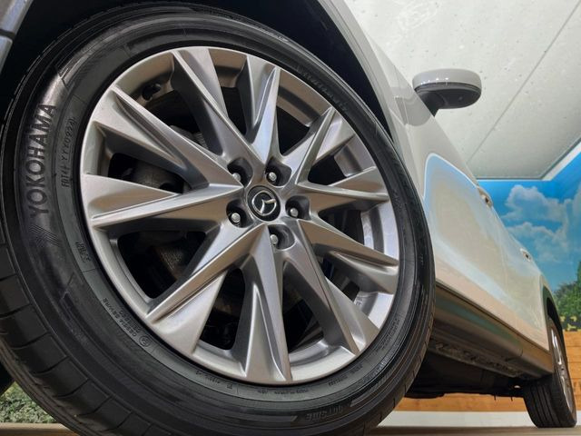 �y����19�C���`�A���~�z�C�[���z�O�ςɃ}�b�`���������A���~�z�C�[���𑕒����Ă���܂��B�e��ЊO�A���~�z�C�[����A�X�^�b�h���X�^�C�����戵�����Ă���܂��B���񂲑��k����������