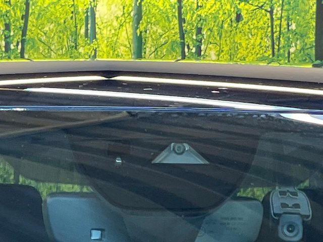 �y�X�}�[�g�u���[�L�T�|�[�g�z���s���ɑO���̎ԗ�����F�����A�Փ˂������Ȏ��͌x��ƃu���[�L�ŏՓˉ���Ɣ�Q�y�����A�V�X�g�B�����S�Ƀh���C�u�����y���݂��������܂��B