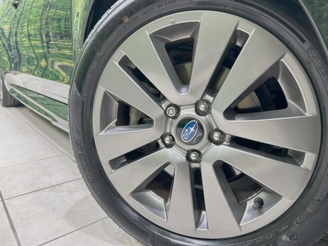 �y����17�C���`�A���~�z�C�[���z�O�ςɃ}�b�`���������A���~�z�C�[���𑕒����Ă���܂��B�e��ЊO�A���~�z�C�[����A�X�^�b�h���X�^�C�����戵�����Ă���܂��B���񂲑��k����������