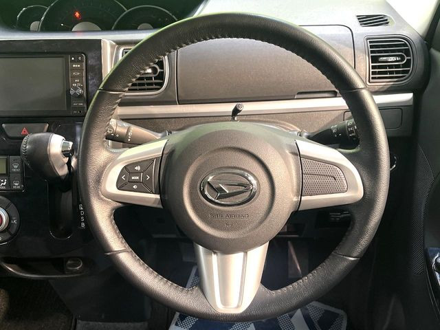 �y�X�e�A�����O�X�C�b�`�z�^�]���A�O������ڐ������炷���ƂȂ��A�I�[�f�B�I���̑��삪�\�ȕ֗��@�\!���S&���K�ȃh���C�u�����o���Ă���܂���