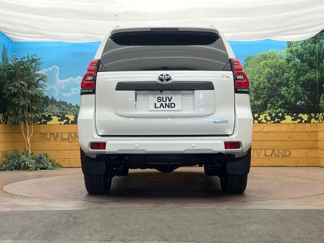 安心の最長10年・走行無制限保証(有償)をご用意。保証内容も充実はもちろん、無料点検&オイル交換や、年中無休の全国・24時間ロードサービスも付帯されておりますのでご安心下さい。