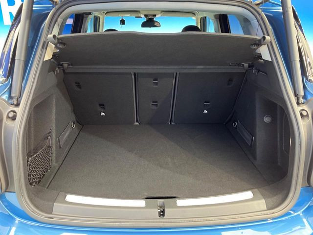 ●トランクルーム:趣味が広がる収容スペース!これだけの広さがあればお買い物やレジャーなどにも最適です!使用感も少なくきれいな状態を維持しております。