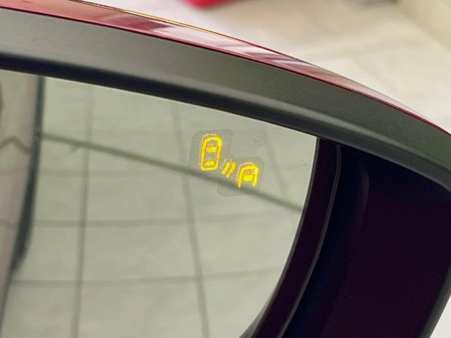 �y�u���C���h�X�|�b�g���j�^�����O�z���s���A�h�A�~���[�̎��p�ɂȂ�₷���ӏ��Ɍ㑱�Ԃ��ڋ߂���ƃT�C�h�~���[�t�߂Ɍx����\���A�h���C�o�[�ɒ��ӊ��N�����Ă���܂��B