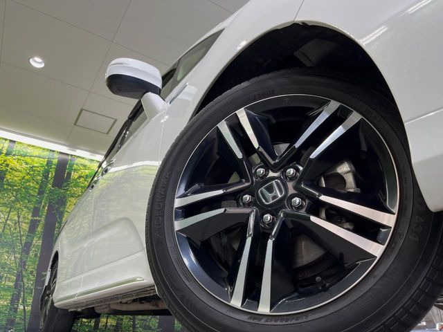 �y����17�C���`�A���~�z�C�[���z�O�ςɃ}�b�`���������A���~�z�C�[���𑕒����Ă���܂��B�e��ЊO�A���~�z�C�[����A�X�^�b�h���X�^�C�����戵�����Ă���܂��B���񂲑��k����������