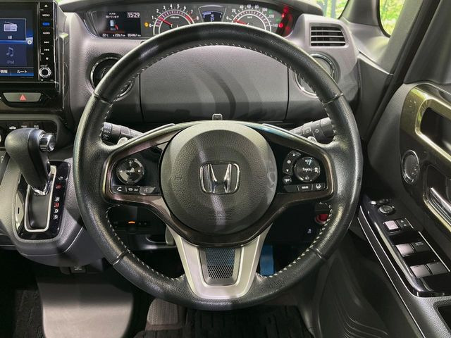 �y�����v�����X�e�A�����O�z�㎿�Ȋv���g�p���邱�ƂŁA��ɂ����������݂ƂĂ��^�]���₷���n���h���ł���