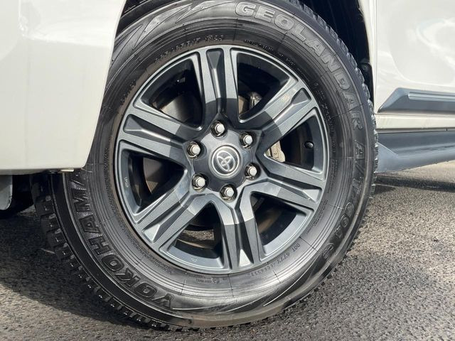 �y����17�C���`�A���~�z�C�[���z�O�ςɃ}�b�`���������A���~�z�C�[���𑕒����Ă���܂��B�e��ЊO�A���~�z�C�[����A�X�^�b�h���X�^�C�����戵�����Ă���܂��B���񂲑��k����������