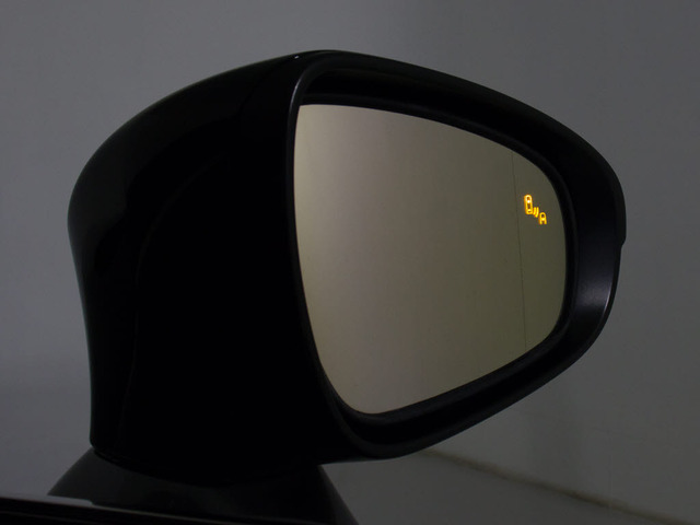 ★テールスモークやLED加工、マフラー、ルーフスポイラー、エアロパーツなど取り付け承ります!