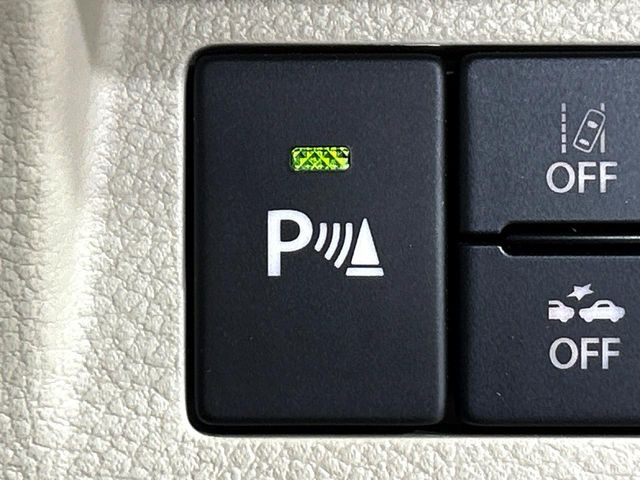 【クリアランスソナー】バンパーに付いたセンサーが障害物を検知!一定の距離に近づくとアラートで教えてくれます♪狭い駐車スペースや車庫入れ時も安心ですね☆