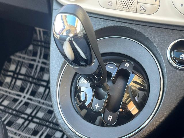 ●MTモード付きAT:通常は自動でおこなわれる変速(ギアチェンジ)をドライバーの操作によって意図的に変えられるシステムです。より一層普段のドライブをお楽しみいただけます!