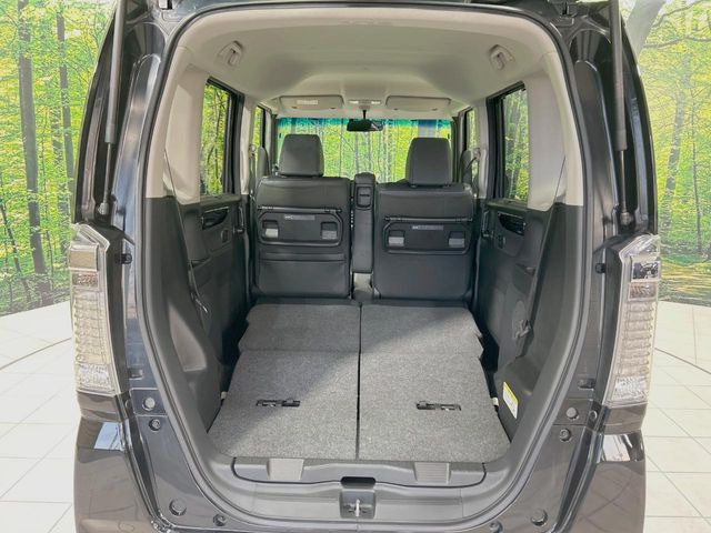 ���i�̂���������ʋ΁A���}���ɏ\���ȉ׎��X�y�[�X���m�ۂ��Ă���܂��B�Z�J���h�V�[�g��|���ƁA�傫�ȉו��̐ύڂ��\�ł���