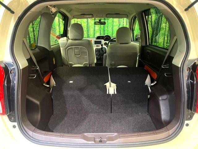 ���i�̂���������ʋ΁A���}���ɏ\���ȉ׎��X�y�[�X���m�ۂ��Ă���܂��B�Z�J���h�V�[�g��|���ƁA�傫�ȉו��̐ύڂ��\�ł���