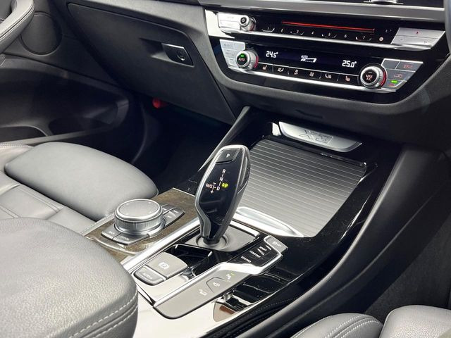 ��MT���[�h�t��AT:�ʏ�͎����ł����Ȃ���ϑ�(�M�A�`�F���W)���h���C�o�[�̑���ɂ���ĈӐ}�I�ɕς�����V�X�e���ł��B����w���i�̃h���C�u�����y���݂��������܂�!