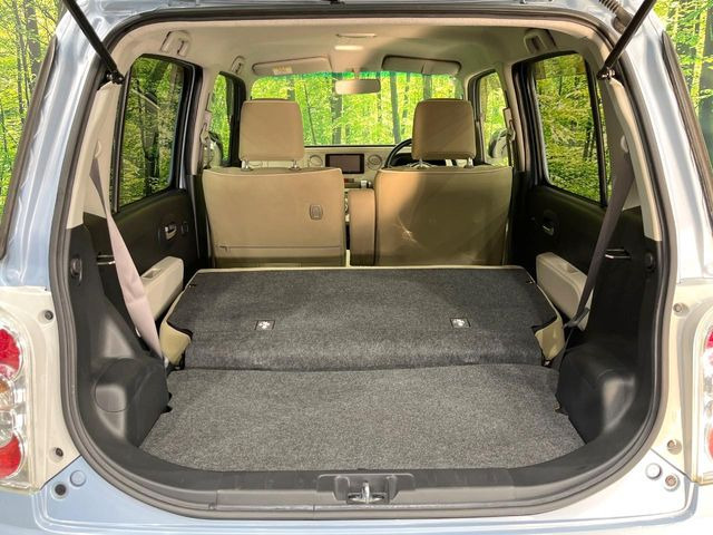 ���i�̂���������ʋ΁A���}���ɏ\���ȉ׎��X�y�[�X���m�ۂ��Ă���܂��B�Z�J���h�V�[�g��|���ƁA�傫�ȉו��̐ύڂ��\�ł���