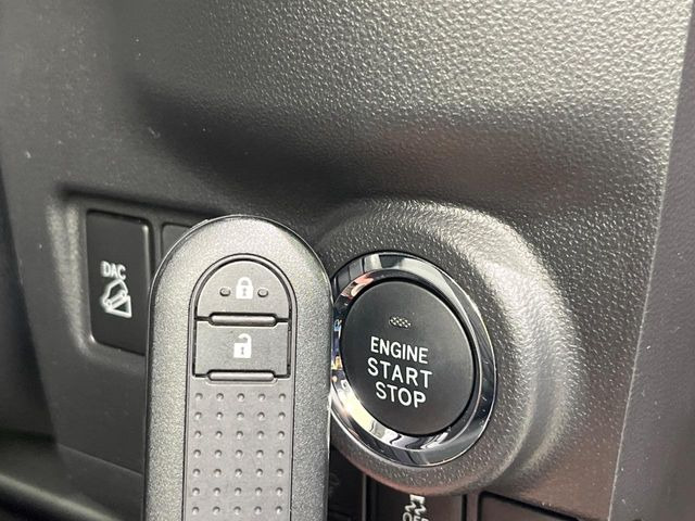 �y�L�[�t���[�V�X�e���z�J�o����|�P�b�g�ɓ��ꂽ�܂܂ł��h�A�̎{���E�������\�ȃX�}�[�g�L�[�𑕔��B�G���W���̃I���E�I�t�����J�M�����o���K�v����������Ƃ��Ă��֗��ł���