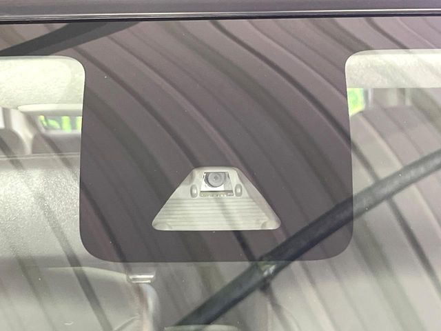 �y�X�}�[�g�A�V�X�g�z���s���ɑO���̎ԗ�����F�����A�Փ˂������Ȏ��͌x��ƃu���[�L�ŏՓˉ���Ɣ�Q�y�����A�V�X�g�B�����S�Ƀh���C�u�����y���݂��������܂��B