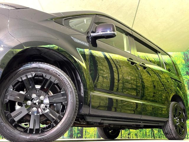 【純正18インチアルミホイール】外観にマッチした純正アルミホイールを装着しております。各種社外アルミホイールや、スタッドレスタイヤも取扱いしております。是非ご相談ください♪