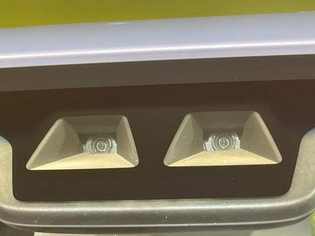 �y�X�}�[�g�A�V�X�g�z���s���ɑO���̎ԗ�����F�����A�Փ˂������Ȏ��͌x��ƃu���[�L�ŏՓˉ���Ɣ�Q�y�����A�V�X�g�B�����S�Ƀh���C�u�����y���݂��������܂��B