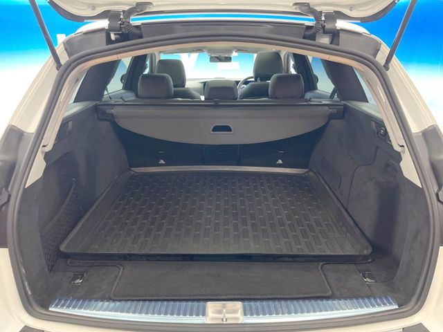 ●トランクルーム:趣味が広がる収容スペース!これだけの広さがあればお買い物やレジャーなどにも最適です!使用感も少なくきれいな状態を維持しております。