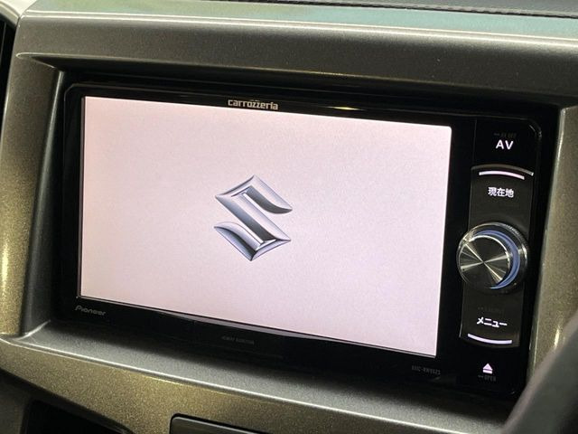 �y�����i�r�z�l�C�̏����i�r�𑕔����Ă���܂��B�i�r�̎g���₷���͂������A�I�[�f�B�I�@�\���[��!�L�����v�◷�s�͂������A�ʋ΂┃�����ȂǕ��i�̃h���C�u���y�����Ȃ�͂���