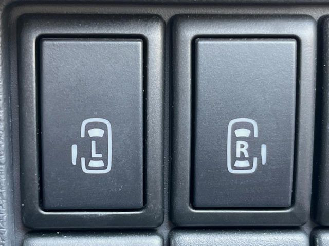 �y�����X���C�h�h�A�z���ԏ�ŗׂ̎ԂƂ̊Ԋu���������ɂ������A�X���C�h�h�A�Ȃ���S!�h�A�I�[�v������������炸�A�J�������L���̂ŏ��~�肪�Ƃ��Ă��ȒP�ł��B�傫�ȉו��̏o���������Ȃ���\��