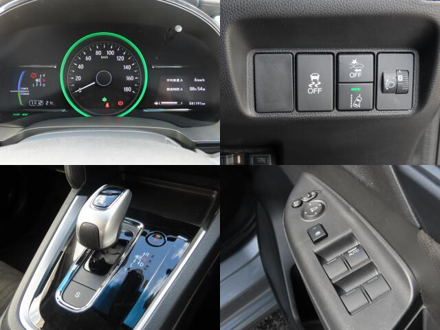 �N���[�Y�R���g���[���𑕔����Ă��܂��̂ŁA�������H�ȂǂŃA�N�Z���y�_���𓥂܂��Ɏԑ������ɕۂ��Ƃ��\�ł�