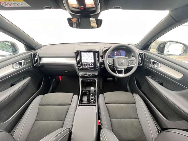 XC40ウルトラ B4 AWD 4WD