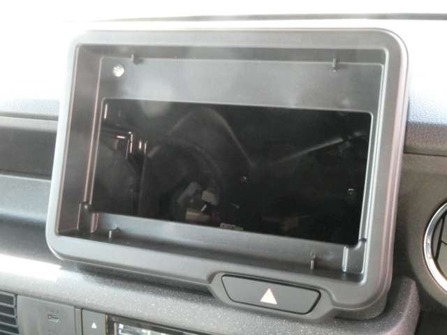 純正ナビゲーションや社外ナビゲーション取付もお任せ下さい♪