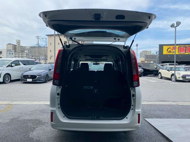 彦根インターからお車で3分とアクセス便利!近くには有名観光地の彦根城もありますので、観光と合わせてのご来店も良いですね♪活気溢れる自慢のスタッフがお客様のご来店をお待ちしております!