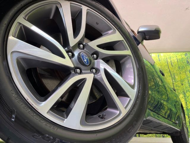 �y����18�C���`�A���~�z�C�[���z�O�ςɃ}�b�`���������A���~�z�C�[���𑕒����Ă���܂��B�e��ЊO�A���~�z�C�[����A�X�^�b�h���X�^�C�����戵�����Ă���܂��B���񂲑��k����������