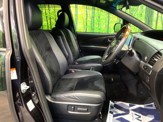 運転席シート廻りは使用感も少なく、良好な状態となっています。丁寧に使われていたことがよくわかりますね。