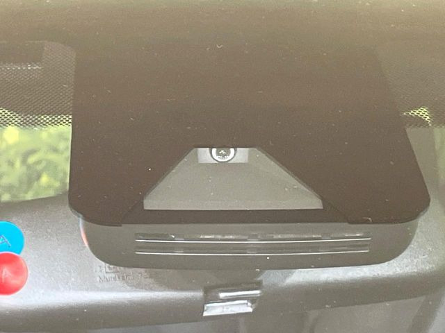 �y�g���^�Z�[�t�e�B�Z���X�z���s���ɑO���̎ԗ�����F�����A�Փ˂������Ȏ��͌x��ƃu���[�L�ŏՓˉ���Ɣ�Q�y�����A�V�X�g�B�����S�Ƀh���C�u�����y���݂��������܂��B