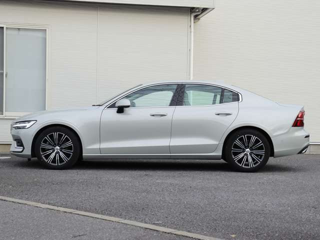 【ご納車後1ヶ月の初期不良対応】納車前整備後にも、不測の事態による初期不良が起きてしまう事があります。当社では全てのお車に対して、初期不良対応期間を1ヶ月設けていますので安心です。