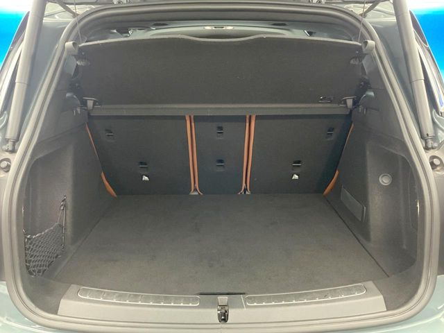 ●トランクルーム:趣味が広がる収容スペース!これだけの広さがあればお買い物やレジャーなどにも最適です!使用感も少なくきれいな状態を維持しております。