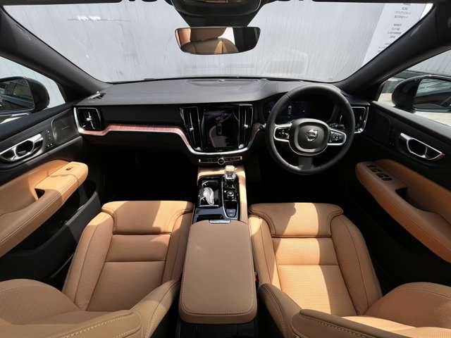 V60ウルトラ T6  AWD プラグインハイブリッド 4WD