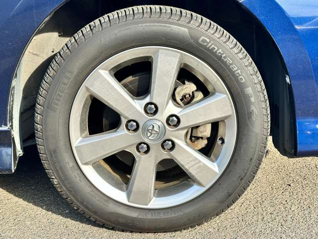 【アルミホイール】デザイン性が大事ですが、スチールホイルに比べアルミは軽量ですので、燃費や走りにも影響します。