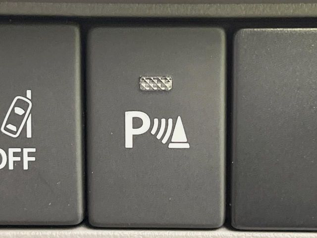 【コーナーセンサー】バンパーに付いたセンサーが障害物を検知!一定の距離に近づくとアラートで教えてくれます♪狭い駐車スペースや車庫入れ時も安心ですね☆