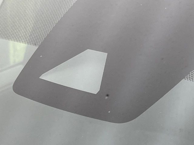 �y�g���^�Z�[�t�e�B�Z���X�z���s���ɑO���̎ԗ�����F�����A�Փ˂������Ȏ��͌x��ƃu���[�L�ŏՓˉ���Ɣ�Q�y�����A�V�X�g�B�����S�Ƀh���C�u�����y���݂��������܂��B