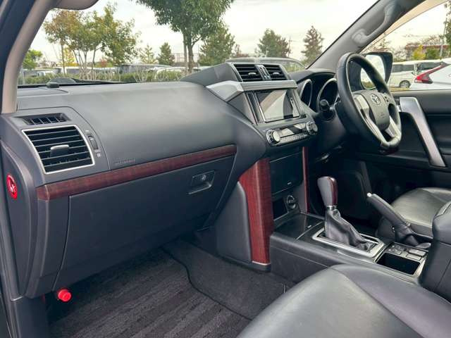 ���X�ł͂��_�񒸂��܂������q�l�Ƀh���C�u���R�[�_�[��K���X�R�[�e�B���O�{�H�ȂǁA���l�i��}���Ă��񋟂����Ē����Ă���܂��B�ڍׂ̓X�^�b�t�܂ł��C�y�ɂ��₢���킹���������܂��B