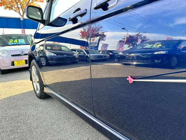 オンライン予約を是非ご活用ください! 店舗内はギュウギュウに車が詰まっているので、先にご予約いただけると、広い場所で見やすいように準備いたします。