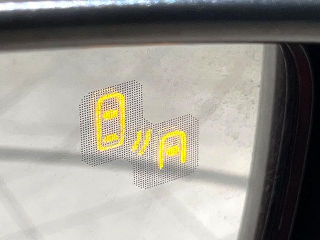 �y�u���C���h�X�|�b�g���j�^�����O�z���s���A�h�A�~���[�̎��p�ɂȂ�₷���ӏ��Ɍ㑱�Ԃ��ڋ߂���ƃT�C�h�~���[�t�߂Ɍx����\���A�h���C�o�[�ɒ��ӊ��N�����Ă���܂��B