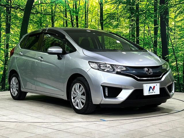 高透明度のガラス皮膜で撥水はもちろん、上質なツヤ・光沢を実現。紫外線や酸性雨から大切な愛車を保護し、色あせ・劣化を防止。「弾スプラッシュコート」、「弾プリミッサコート」からお選びいただけます。