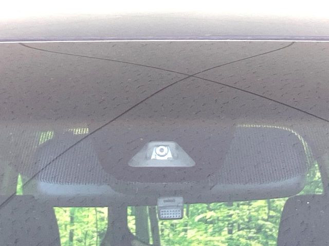 �y�z���_�Z���V���O�z���s���ɑO���̎ԗ�����F�����A�Փ˂������Ȏ��͌x��ƃu���[�L�ŏՓˉ���Ɣ�Q�y�����A�V�X�g�B�����S�Ƀh���C�u�����y���݂��������܂��B