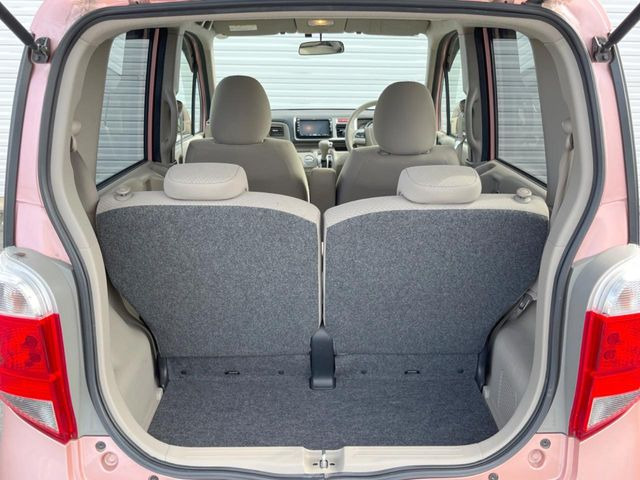 積み下ろしのしやすいデッキにはたっぷりと荷物を積み込んでいただけます。遊びから仕事まで、様々なシーンで頼れます♪