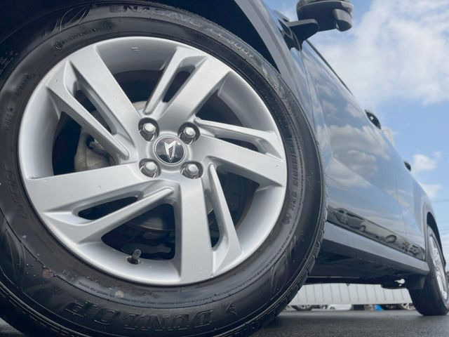 �y�����A���~�z�C�[���z�O�ςɃ}�b�`���������A���~�z�C�[���𑕒����Ă���܂��B�e��ЊO�A���~�z�C�[����A�X�^�b�h���X�^�C�����戵�����Ă���܂��B���񂲑��k����������