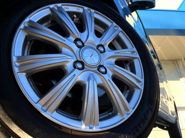 �y14�C���`�A���~�z�C�[���z�O�ςɃ}�b�`�����A���~�z�C�[���𑕒����Ă���܂��B�e��A���~�z�C�[����A�X�^�b�h���X�^�C�����戵�����Ă���܂��B���񂲑��k����������