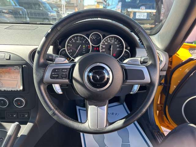 革巻きステアリング