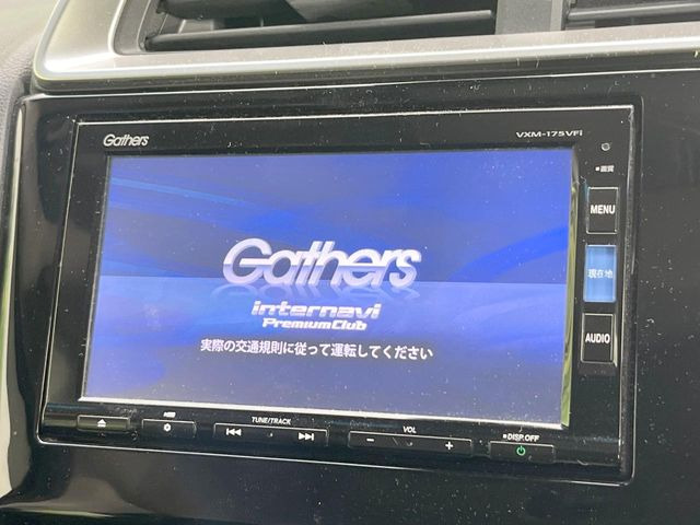 【純正ナビ】人気の純正ナビを装備しております。ナビの使いやすさはもちろん、オーディオ機能も充実!キャンプや旅行はもちろん、通勤や買い物など普段のドライブも楽しくなるはず♪