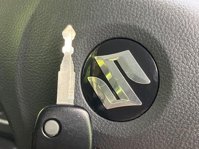 �y�L�[���X�X�^�[�g�V�X�e���z�J�o����|�P�b�g�ɓ��ꂽ�܂܂ł��h�A�̎{���E�������\�ȃX�}�[�g�L�[�𑕔��B�G���W���̃I���E�I�t�����J�M�����o���K�v����������Ƃ��Ă��֗��ł���