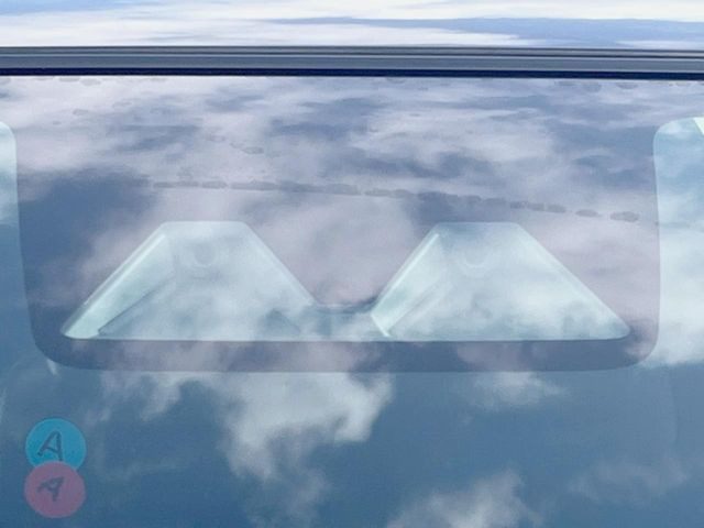 �y�X�}�[�g�A�V�X�g�z���s���ɑO���̎ԗ�����F�����A�Փ˂������Ȏ��͌x��ƃu���[�L�ŏՓˉ���Ɣ�Q�y�����A�V�X�g�B�����S�Ƀh���C�u�����y���݂��������܂��B